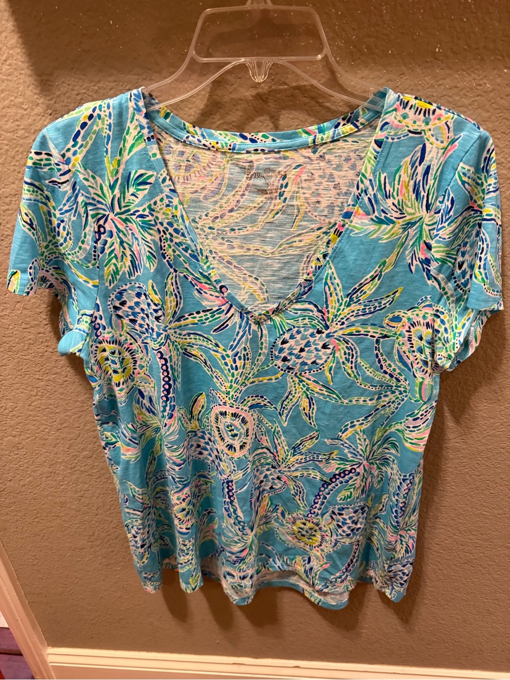 Lilly Pulitzer Elsa Top M Blue Pineapple Tropical Print 100% Cotton Peru